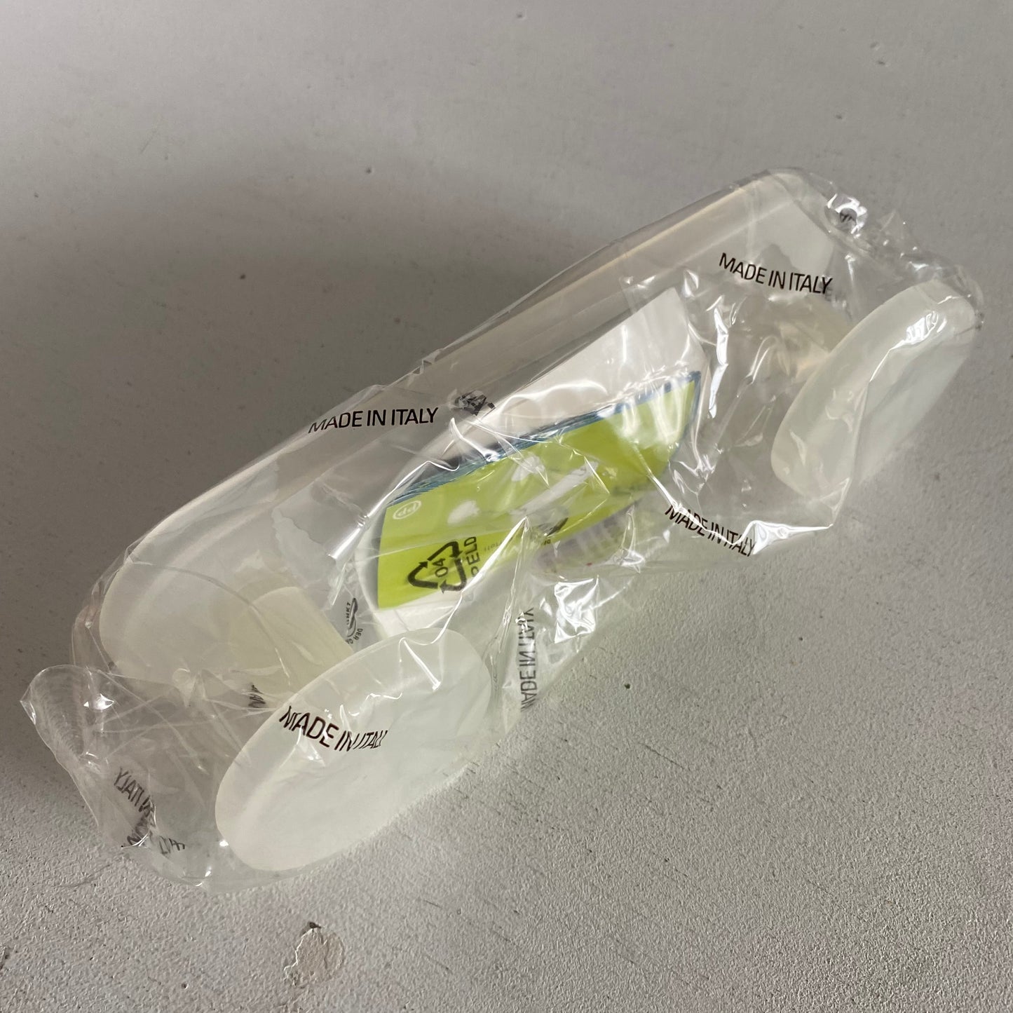 Modern Plastic Wall Hanger - Made In Italy 🇮🇹