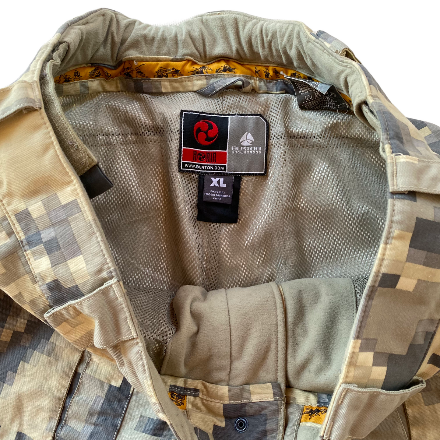 Burton Ronin digi camo XL