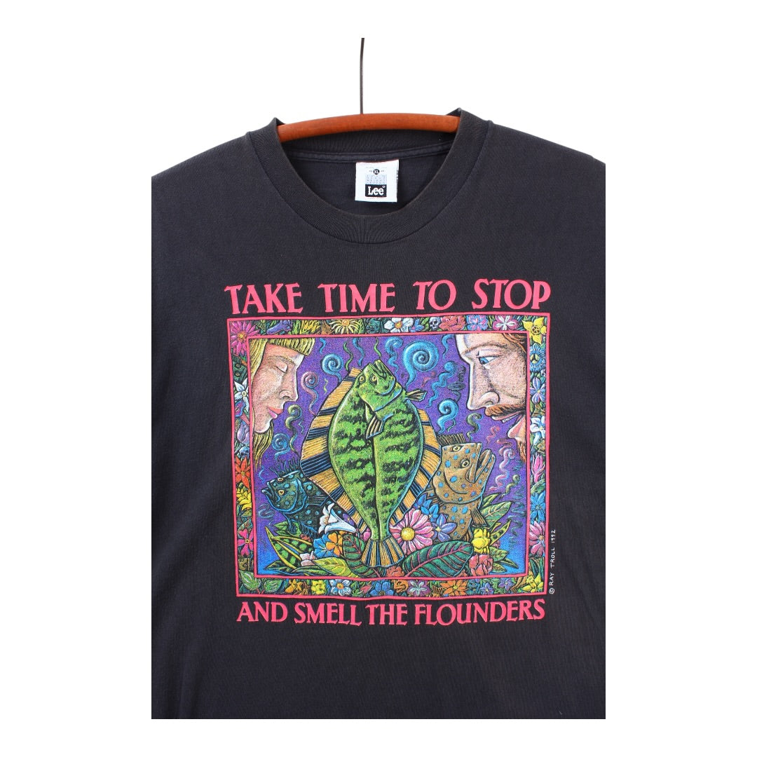 Ray troll smell the flounders tee XL