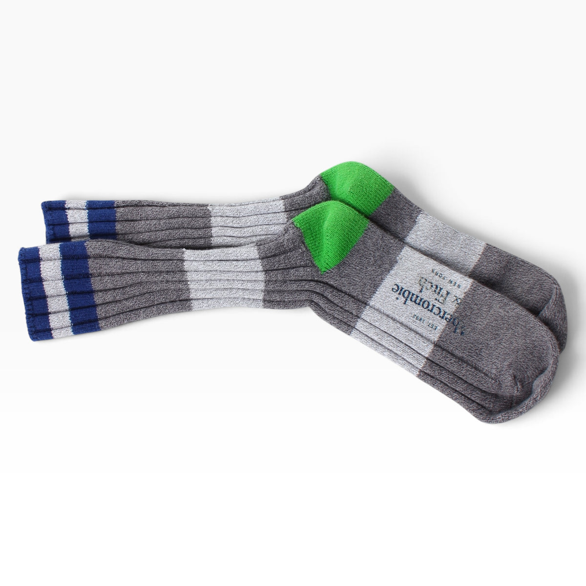 4 pairs of 2000s Abercrombie and fitch socks