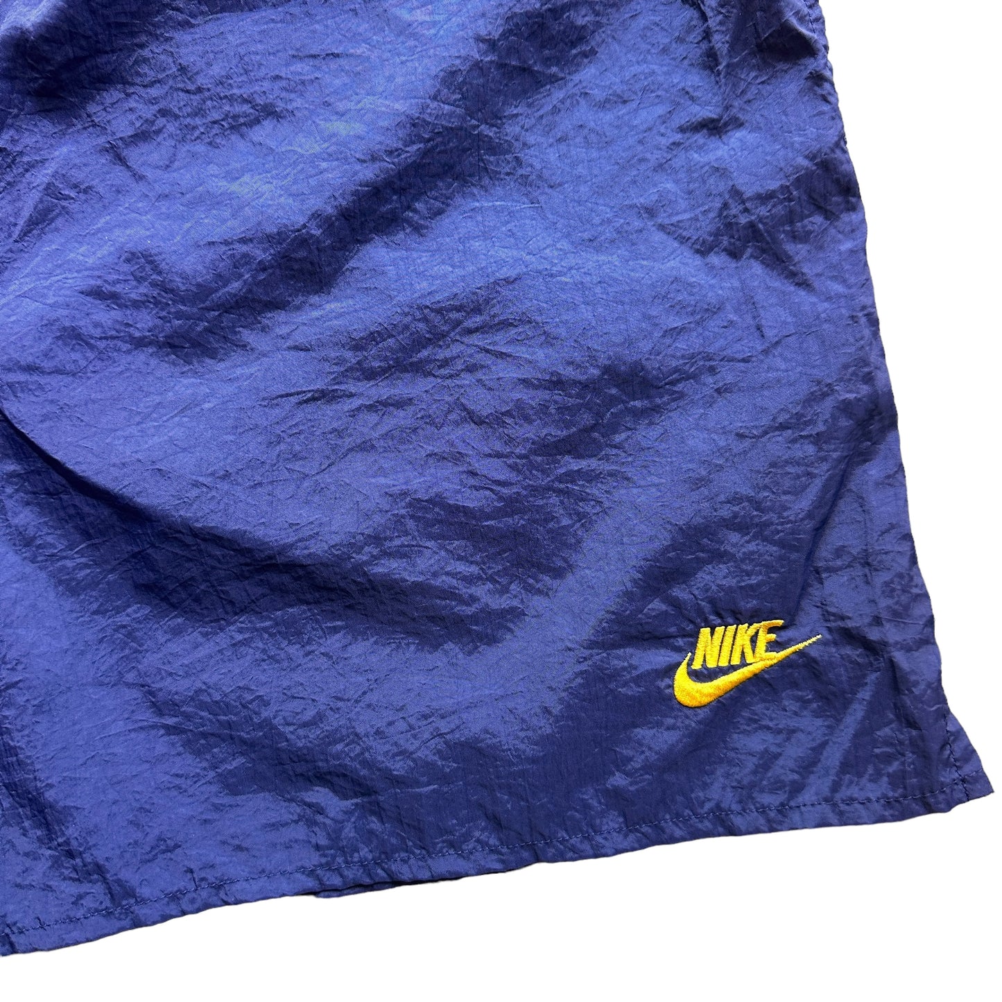 90s Nike shorts medium