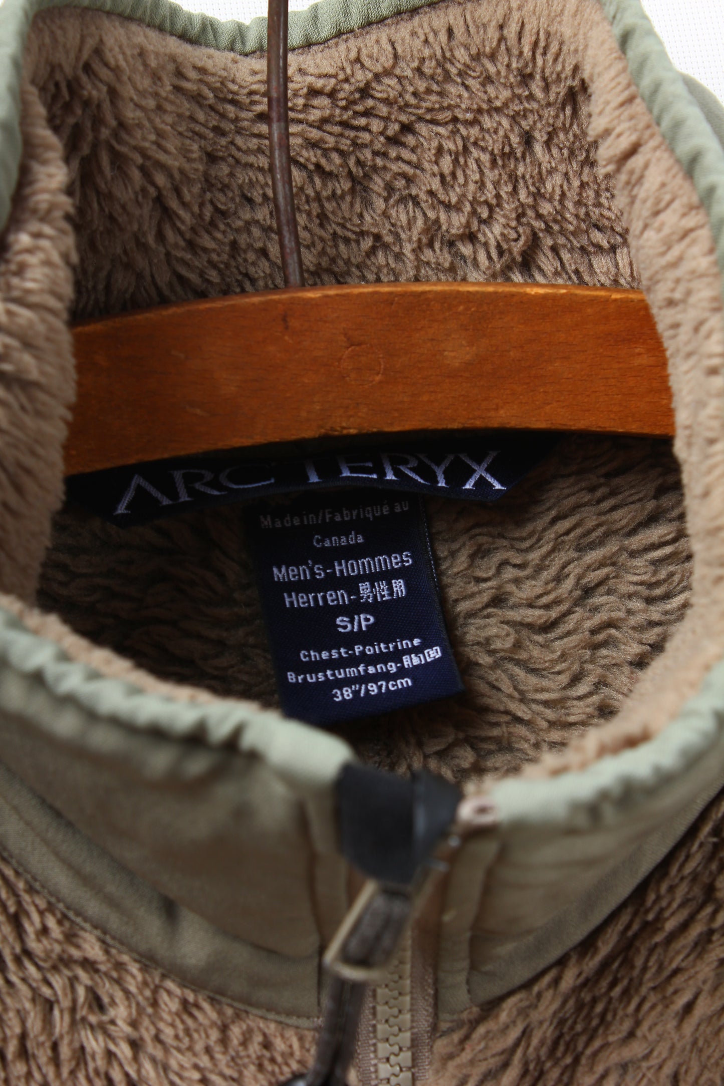 2000s Arc’teryx Delta SV fleece Small