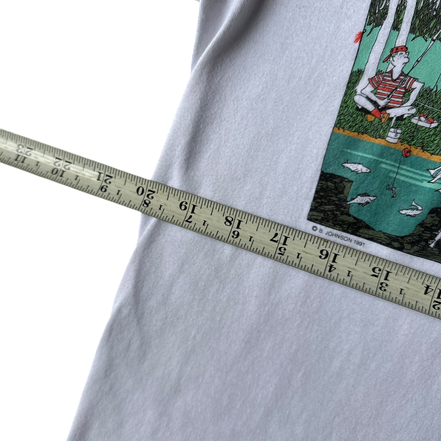 90s Match the hatch tee medium