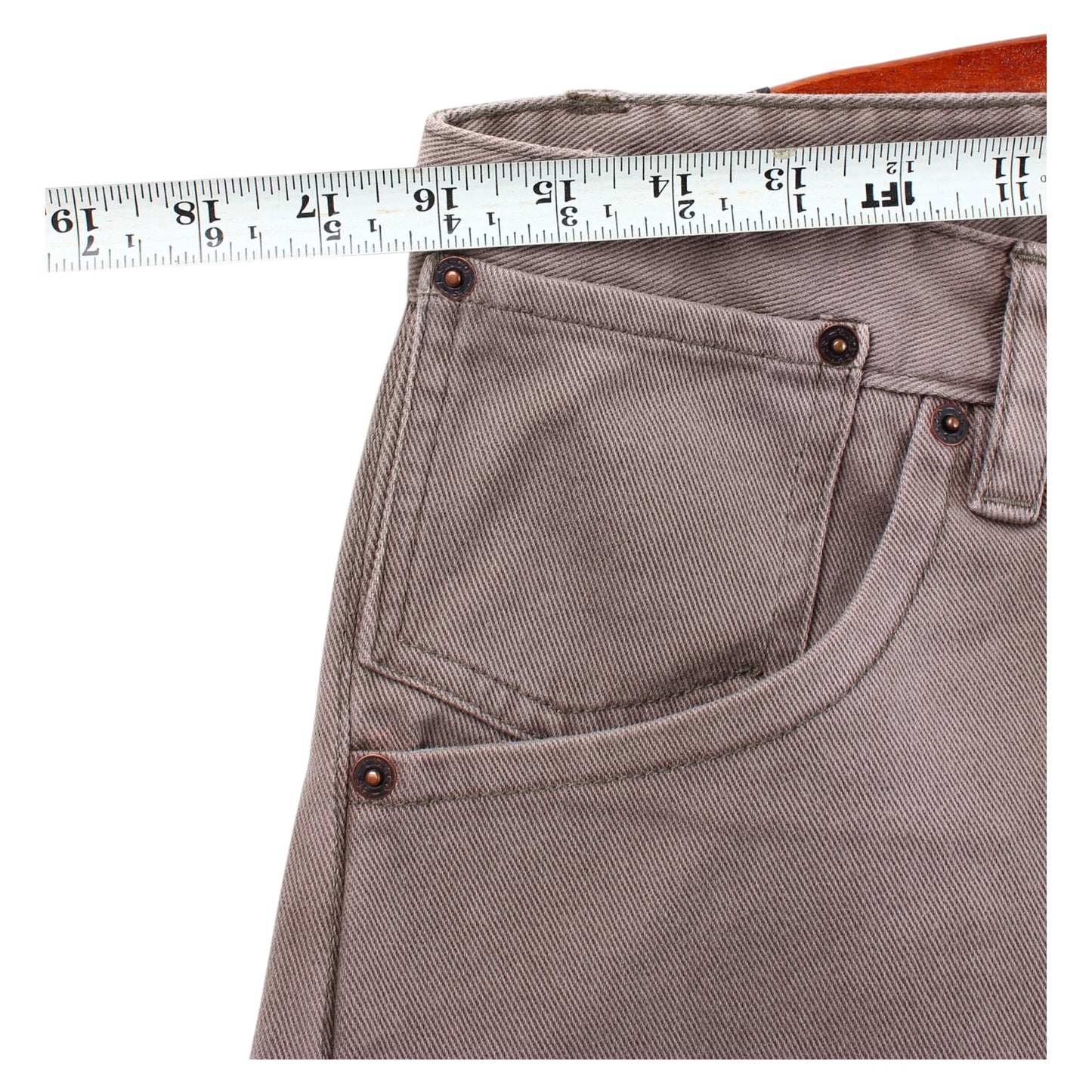 2000s Levi’s capri jean 32/22