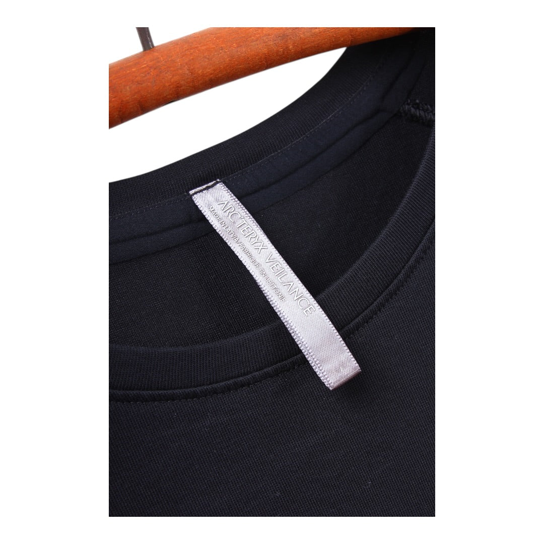 Arc’teryx veilance ionic women’s tee large