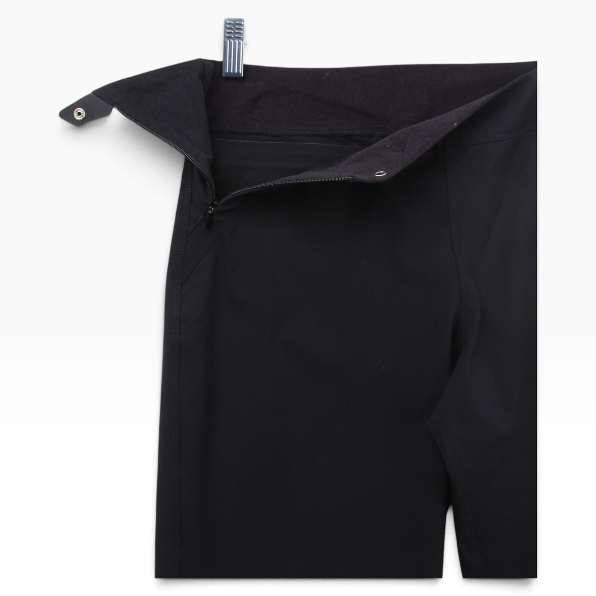 2000s Arc’teryx asym women’s pant