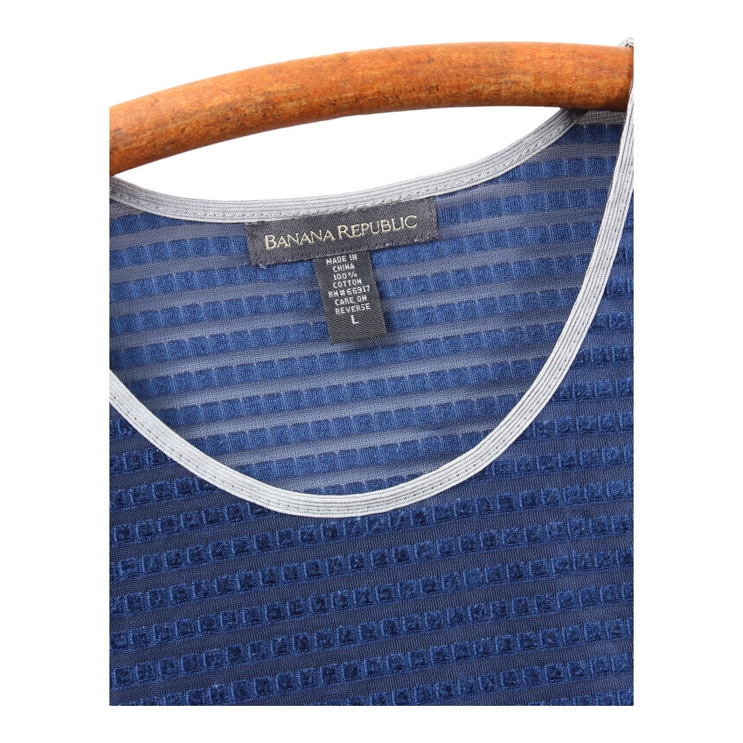 2000s Banana republic grid top women’s large