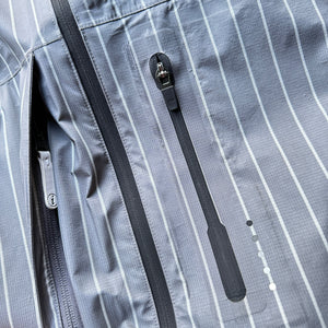 Burton IDIOM pin striped jacket M/L