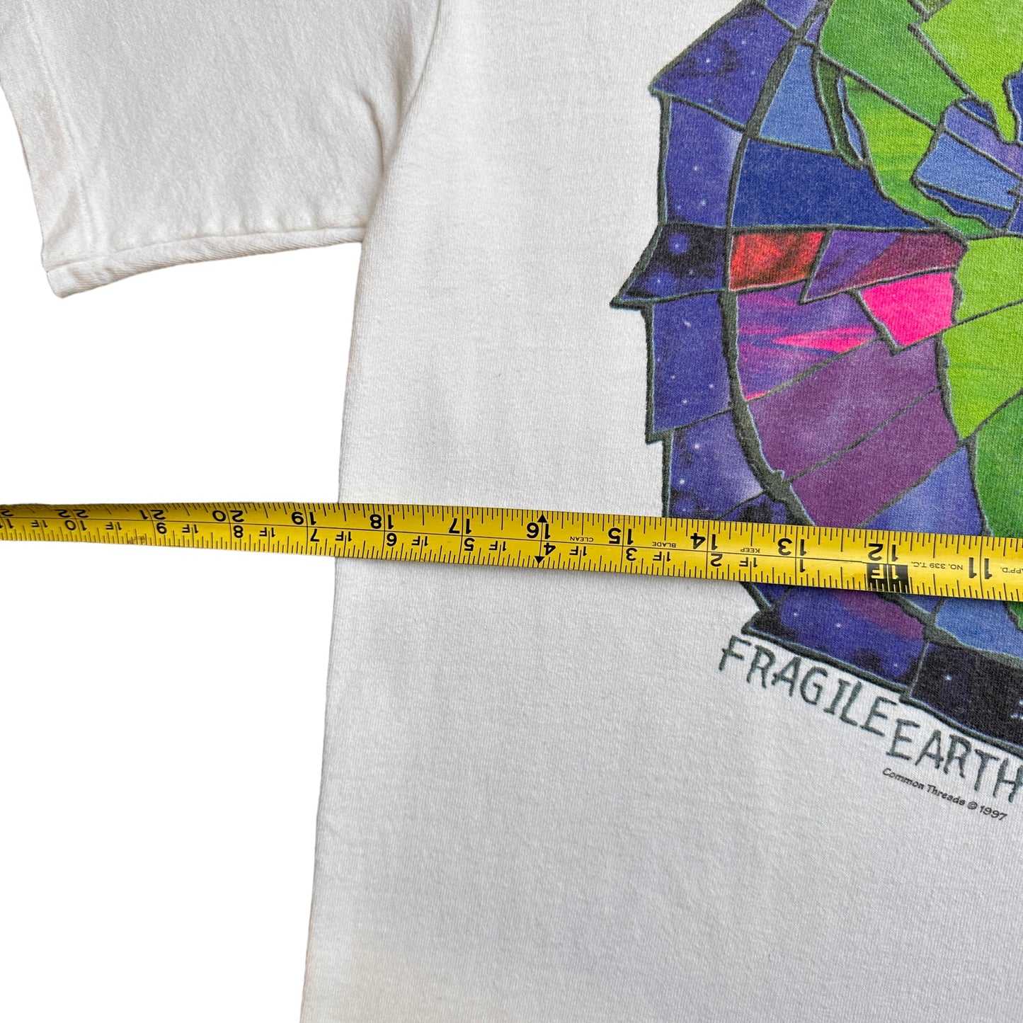 90s Fragile earth tee medium