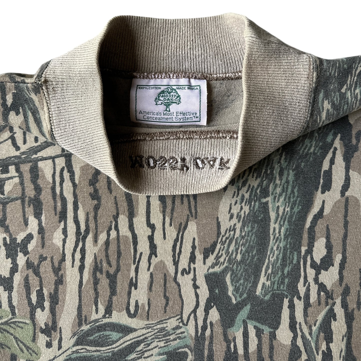 90s Mossy oak camo mock neck longsleeve medium