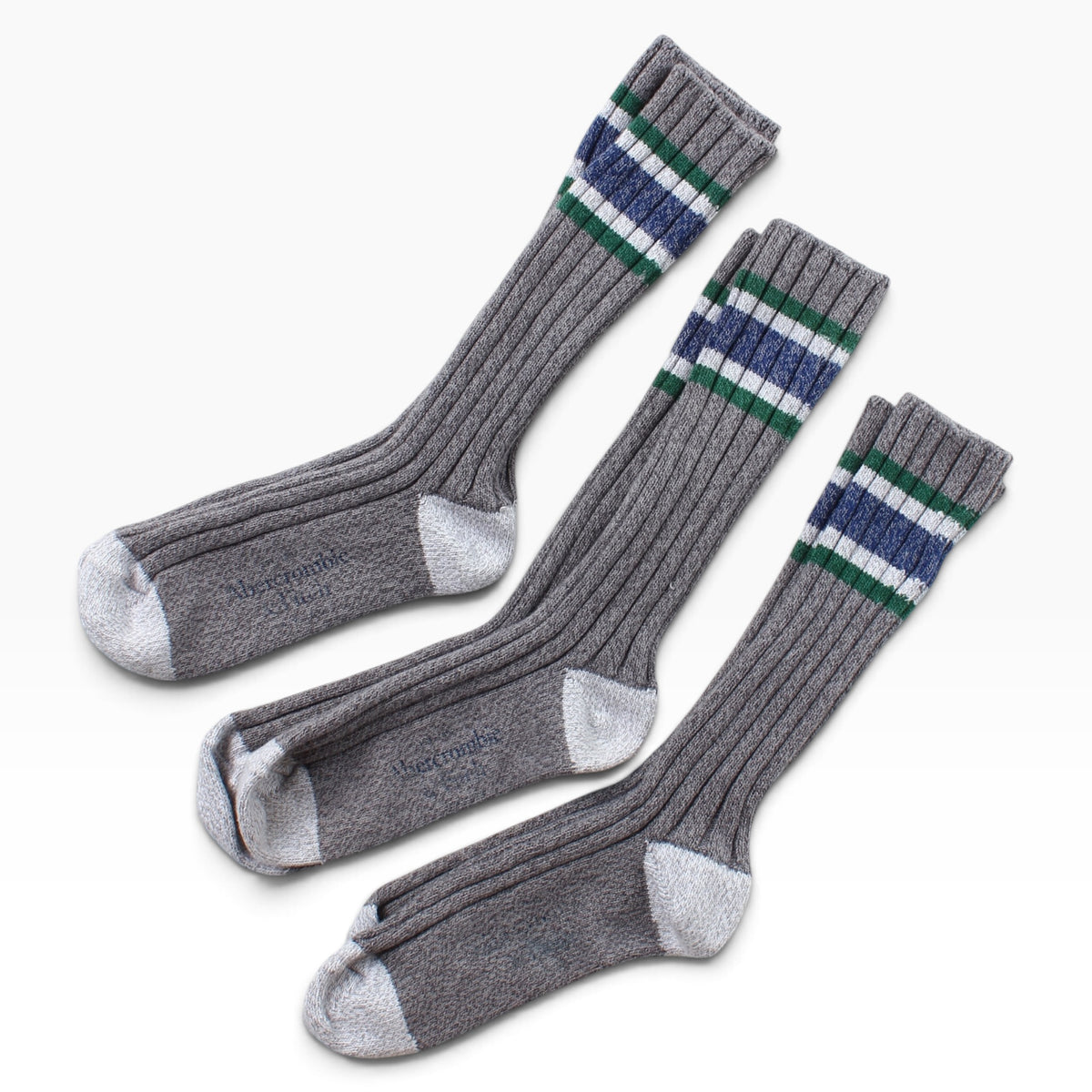 4 pairs of 2000s Abercrombie and fitch socks