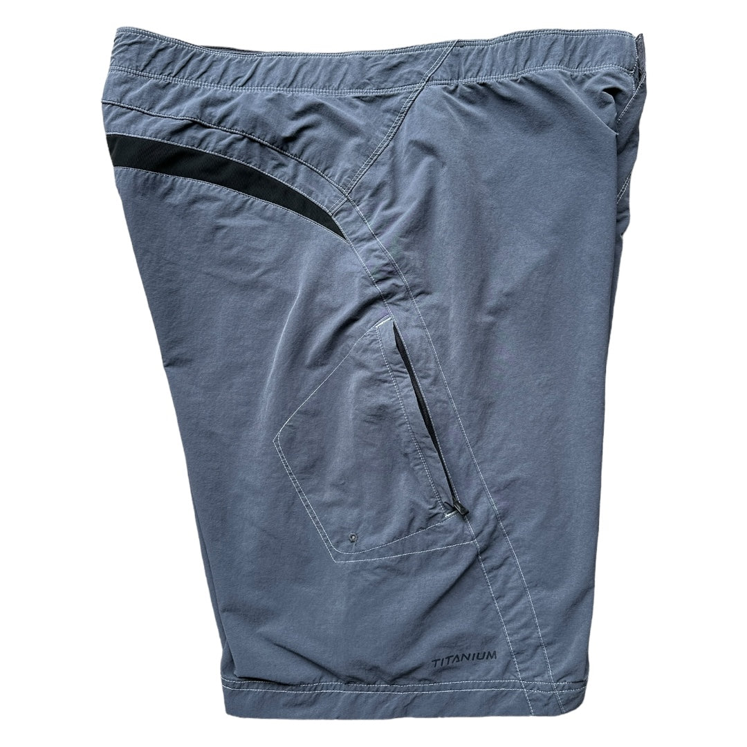 Y2K Columbia titanium shorts large