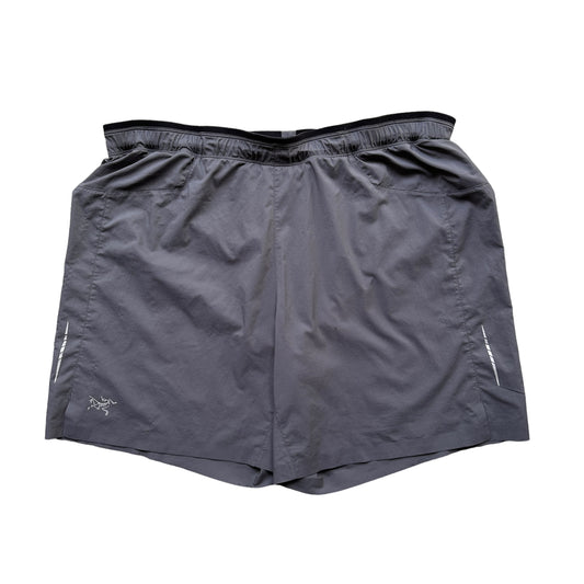 Arc’teryx running short large