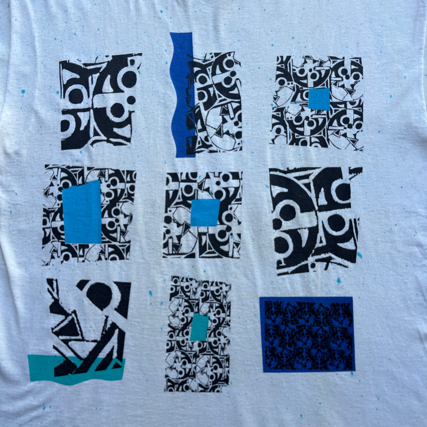 90s Art tee large