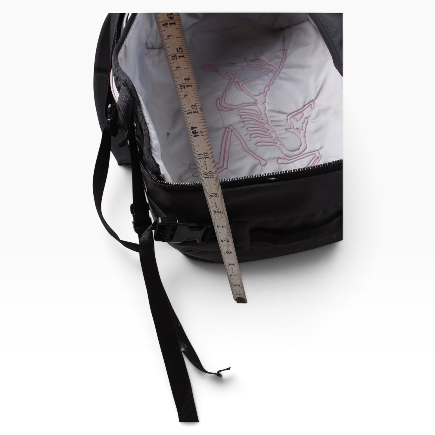2000s Arc’teryx convertible backpack duffle