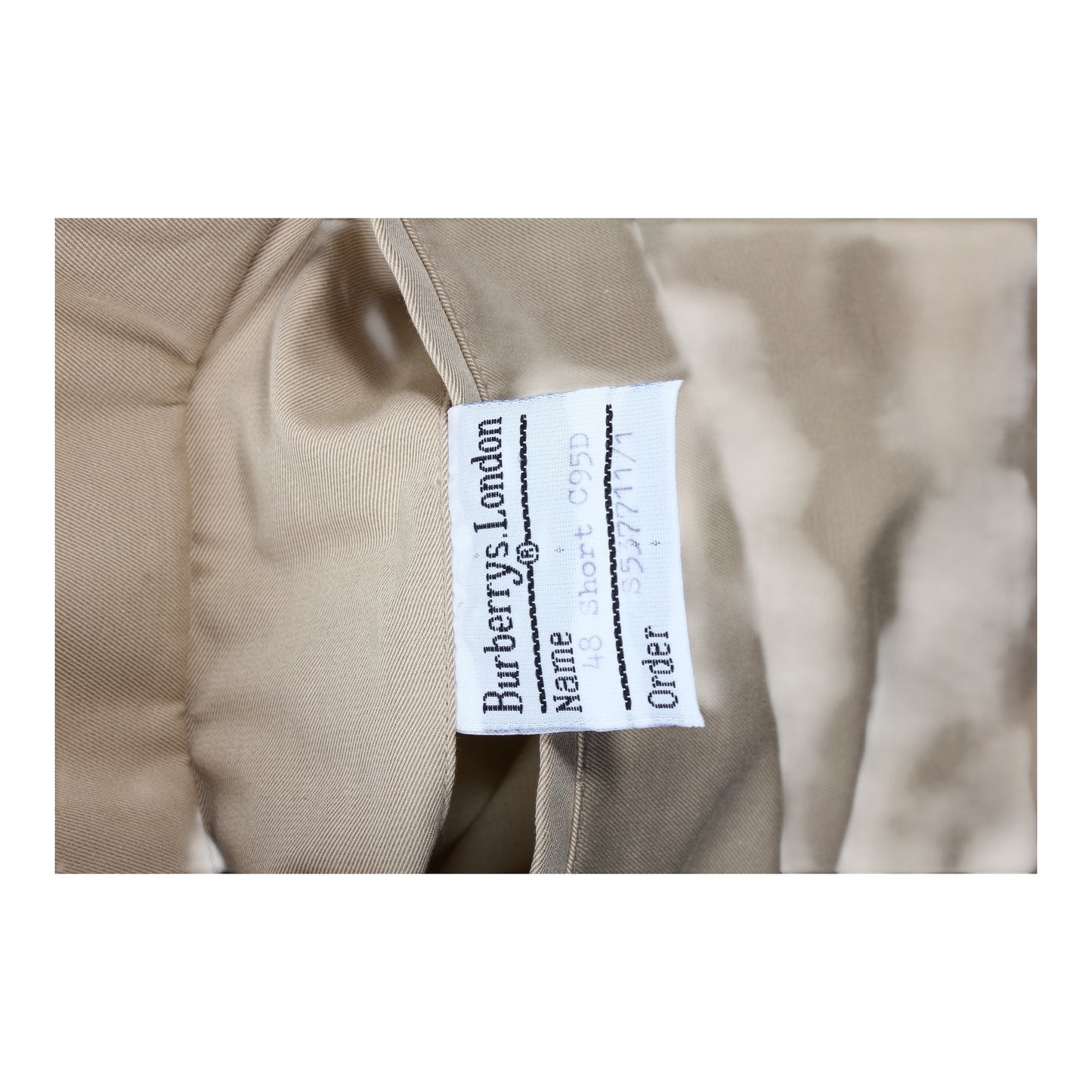 Burberry trench large (48 short)