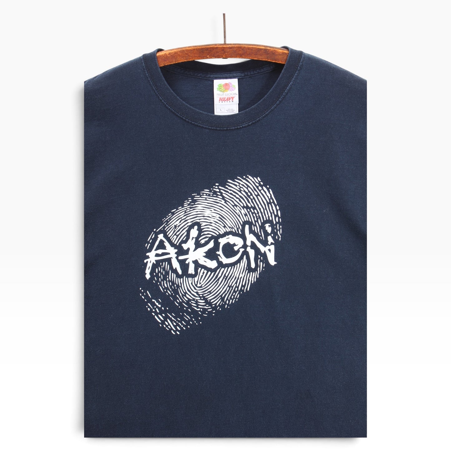 2000s Akon tee medium