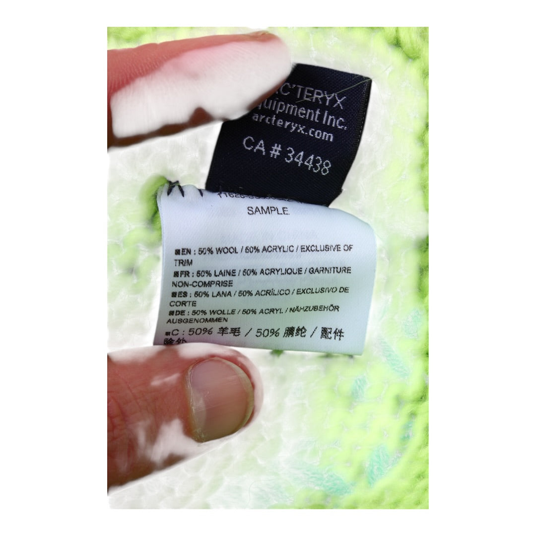 Arc’teryx Pom beanie sample