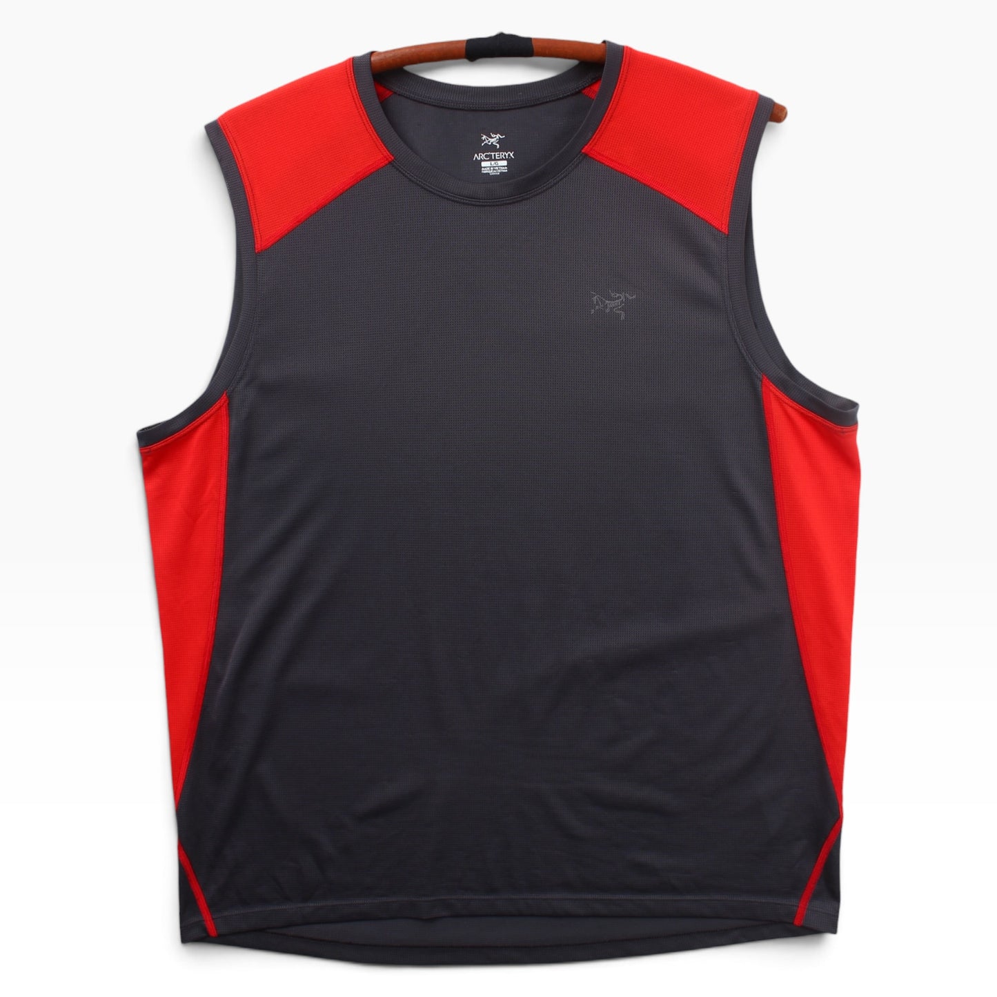 Arc’teryx sleeveless jersey large