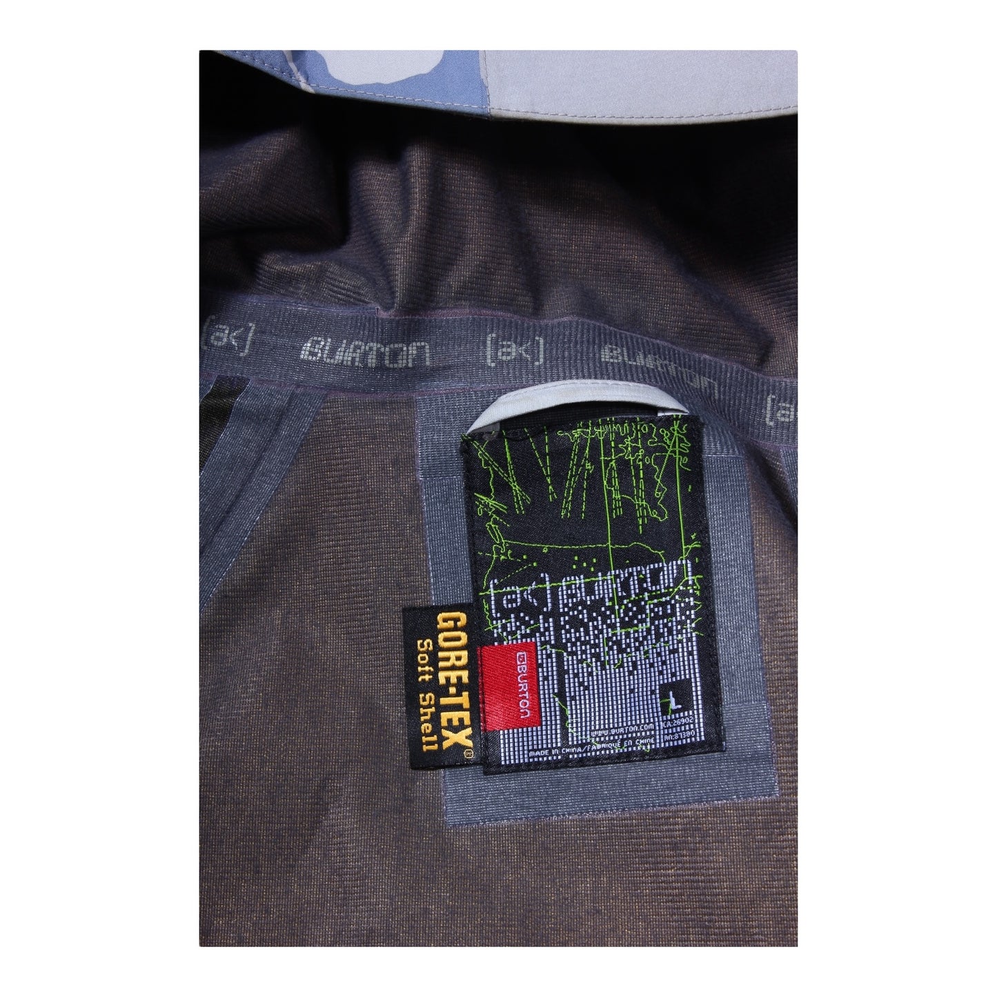 Burton AK snow camo kit large top XL pant