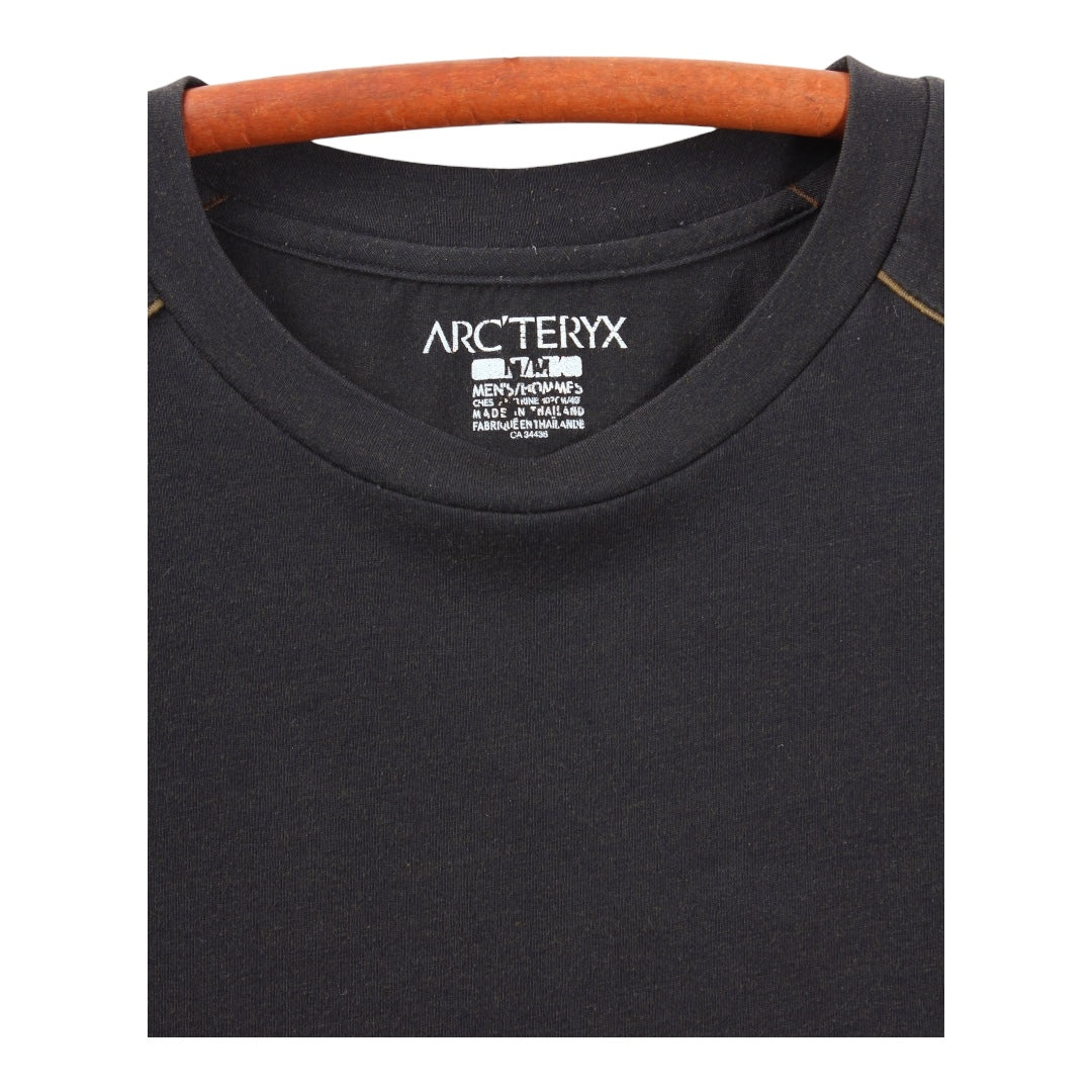 2000s Arc’teryx cotton shirt. embroidered medium