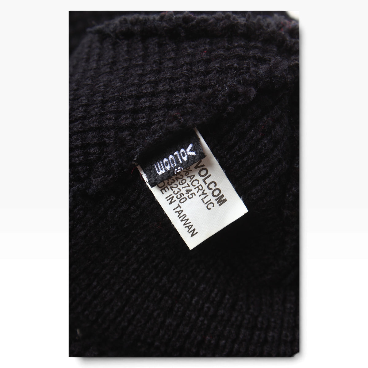 2000 Volcom brimmed beanie