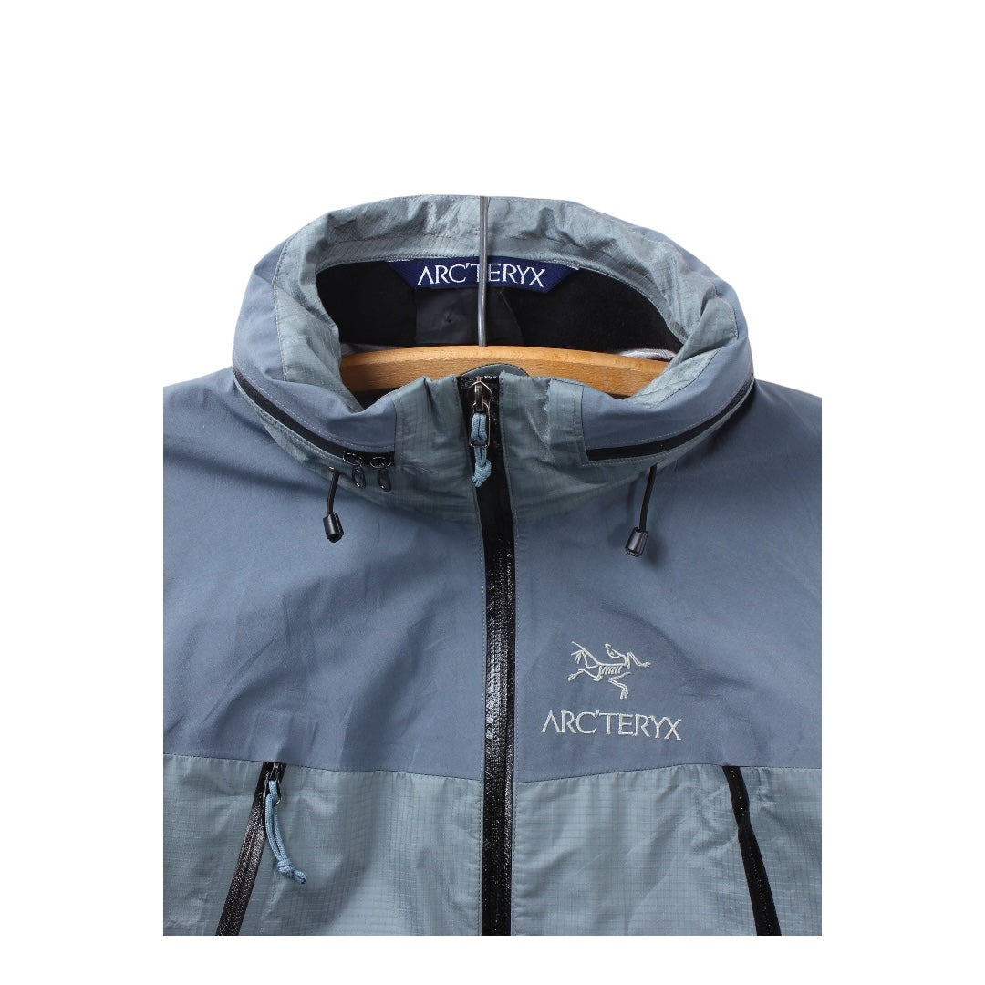 2002 Arcteryx Theta women’s small in gravel