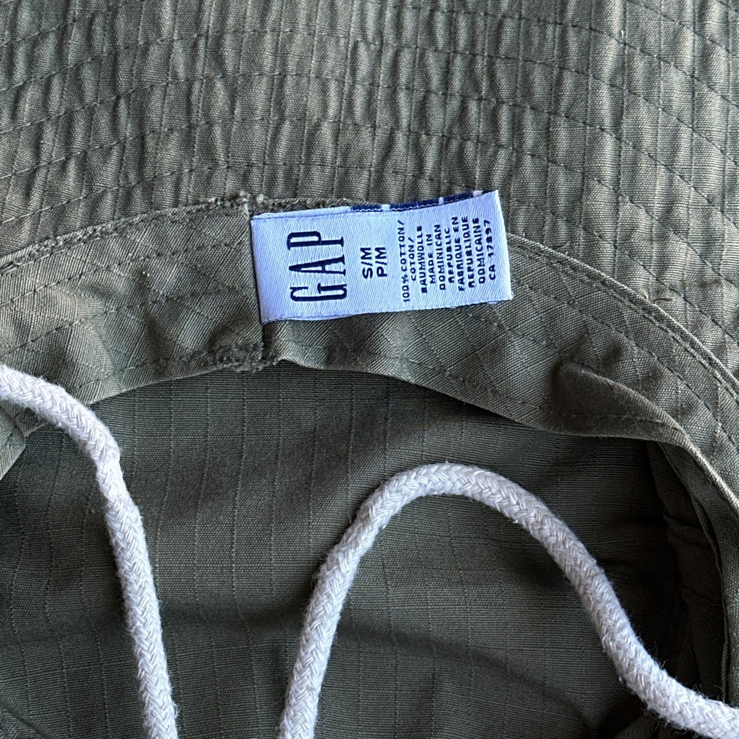 2004 Gap bucket hat medium