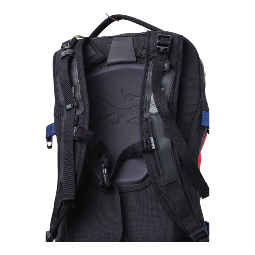 2000s Arc’teryx SILO 30 backpack