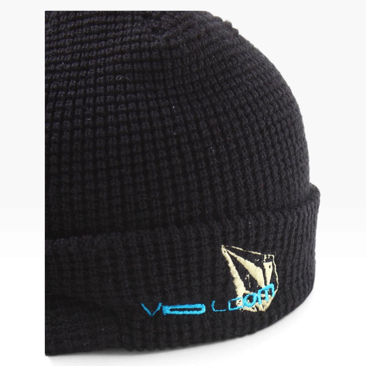 2000 Volcom brimmed beanie
