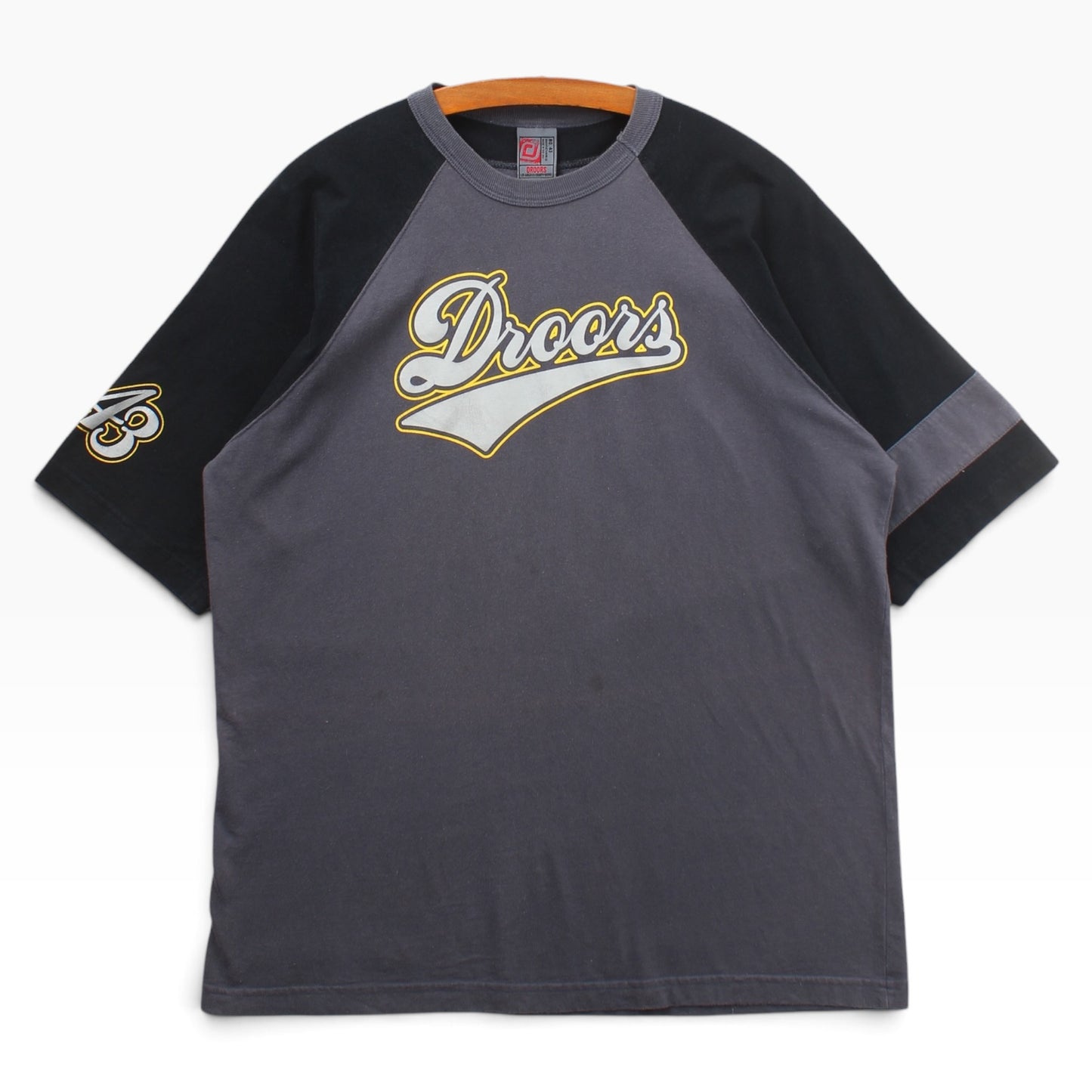 2000s Droors clothing tee medium