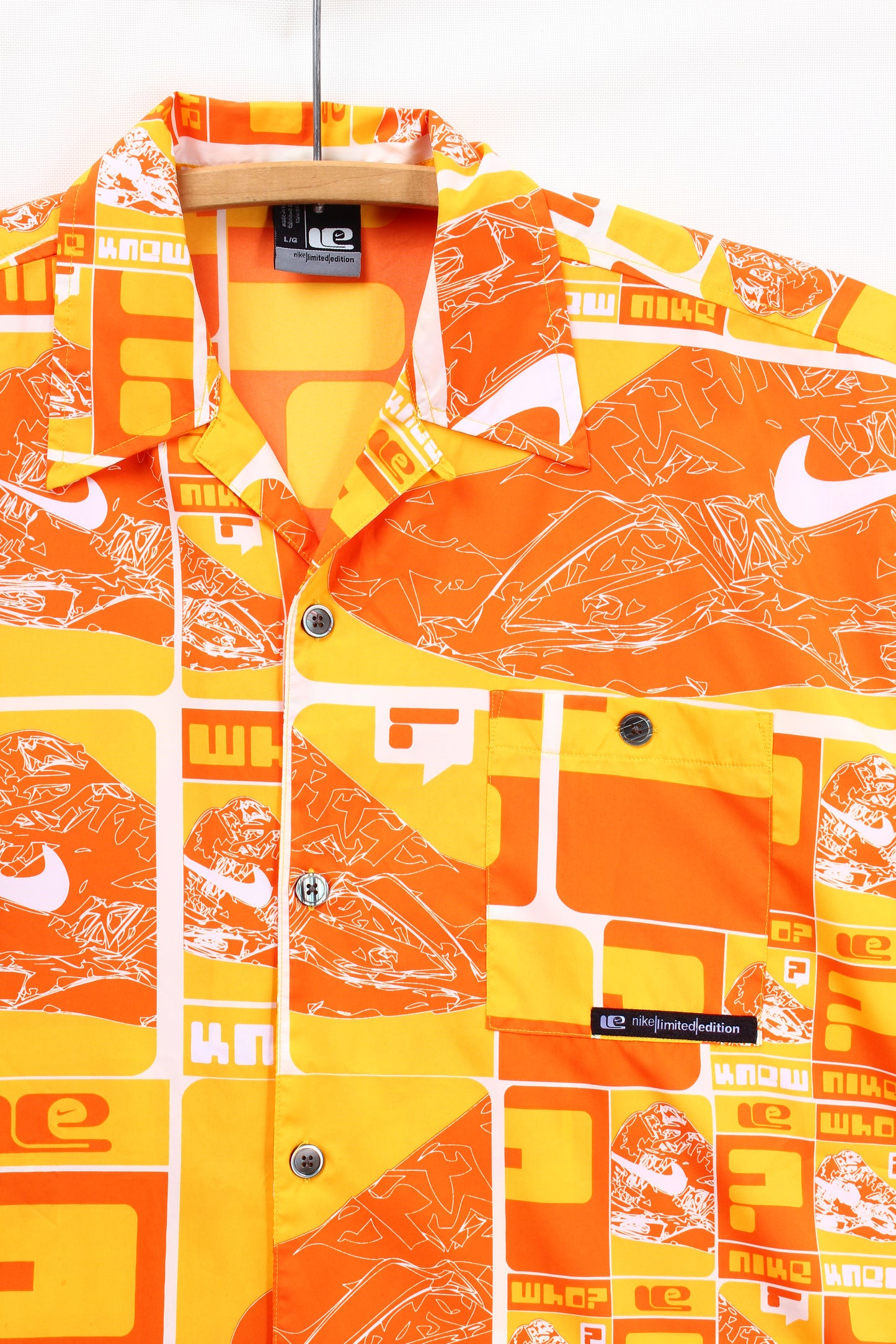 2000s Nike limited edition button up shirt XXL