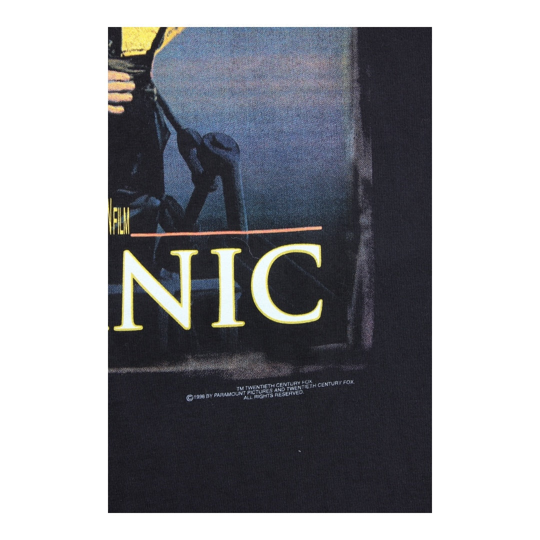 90s Titanic movie tee large