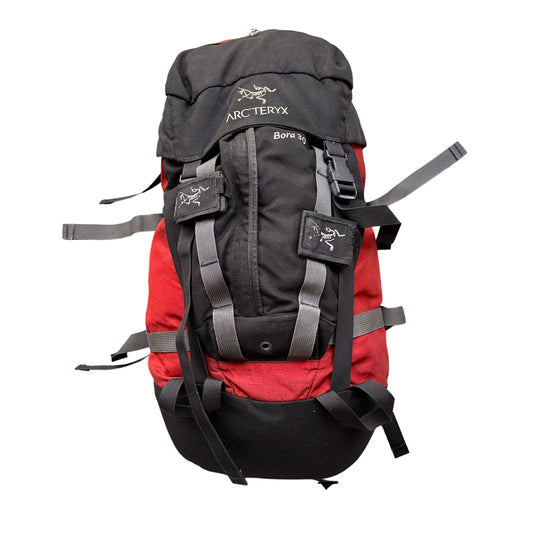 Early 2000s Arc’teryx bora 30 back pack