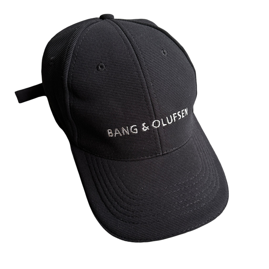 Bang & Olufsen hat