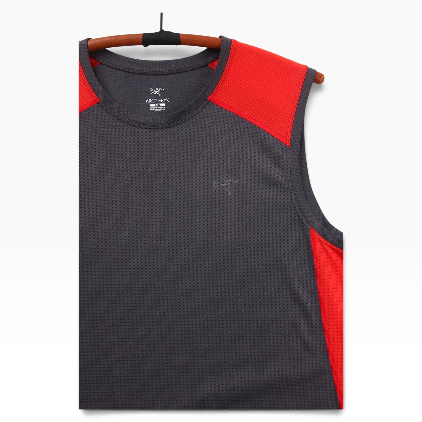 Arc’teryx sleeveless jersey large