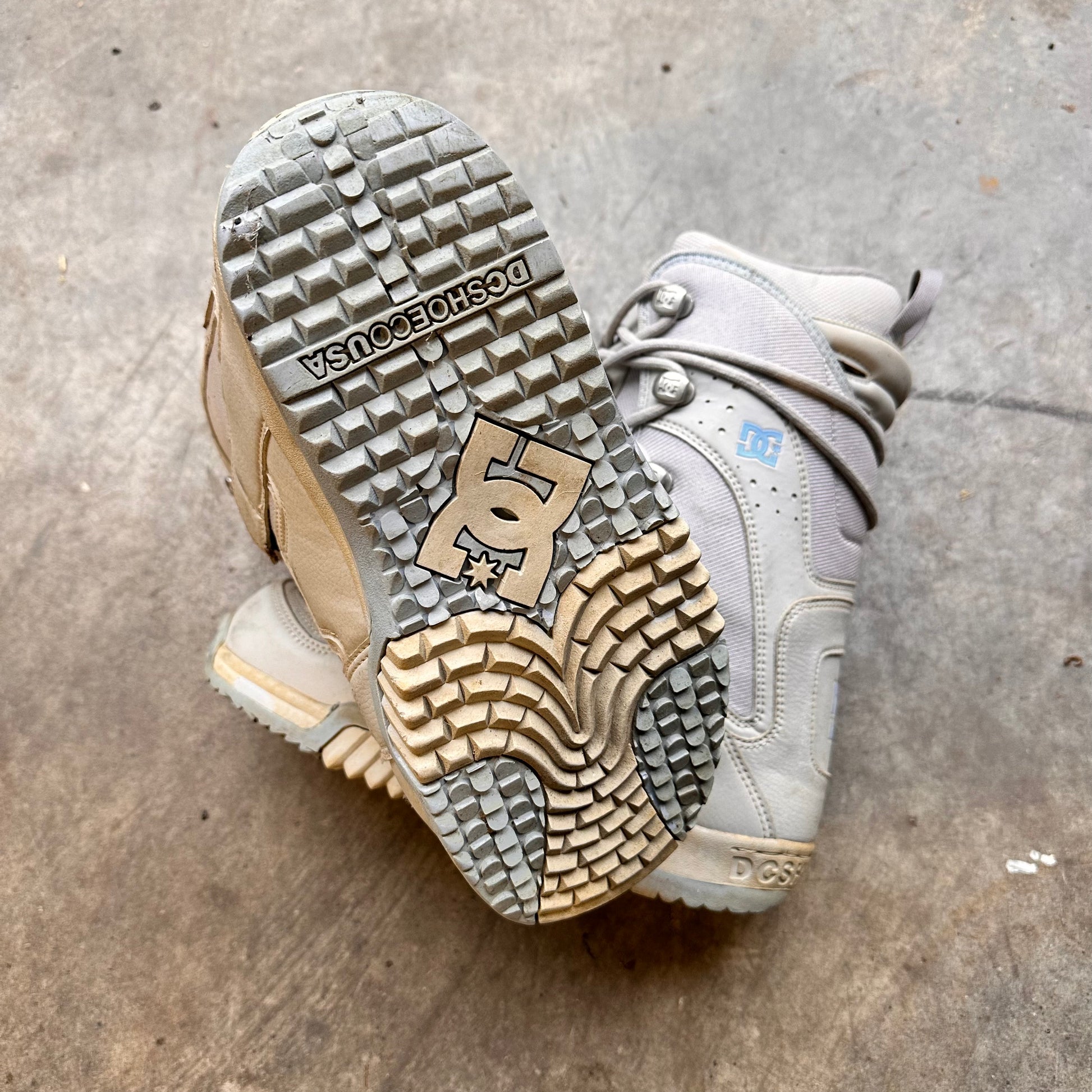 2000s DC “Phase” Snowboard boots Wmns 7 – Vintage Sponsor 2000s DC “Phase” Snowboard boots Wmns 7 – Vintage Sponsor