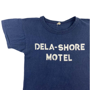 70s Dela-shore motel staff tee. Small