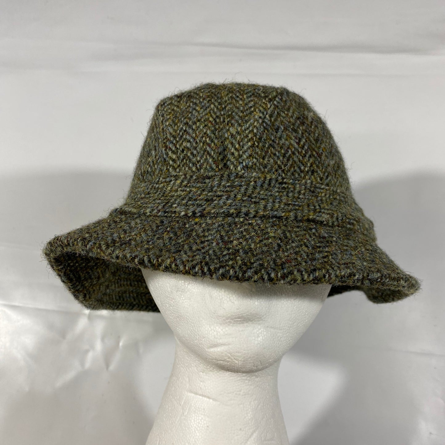 Harris tweed hat small