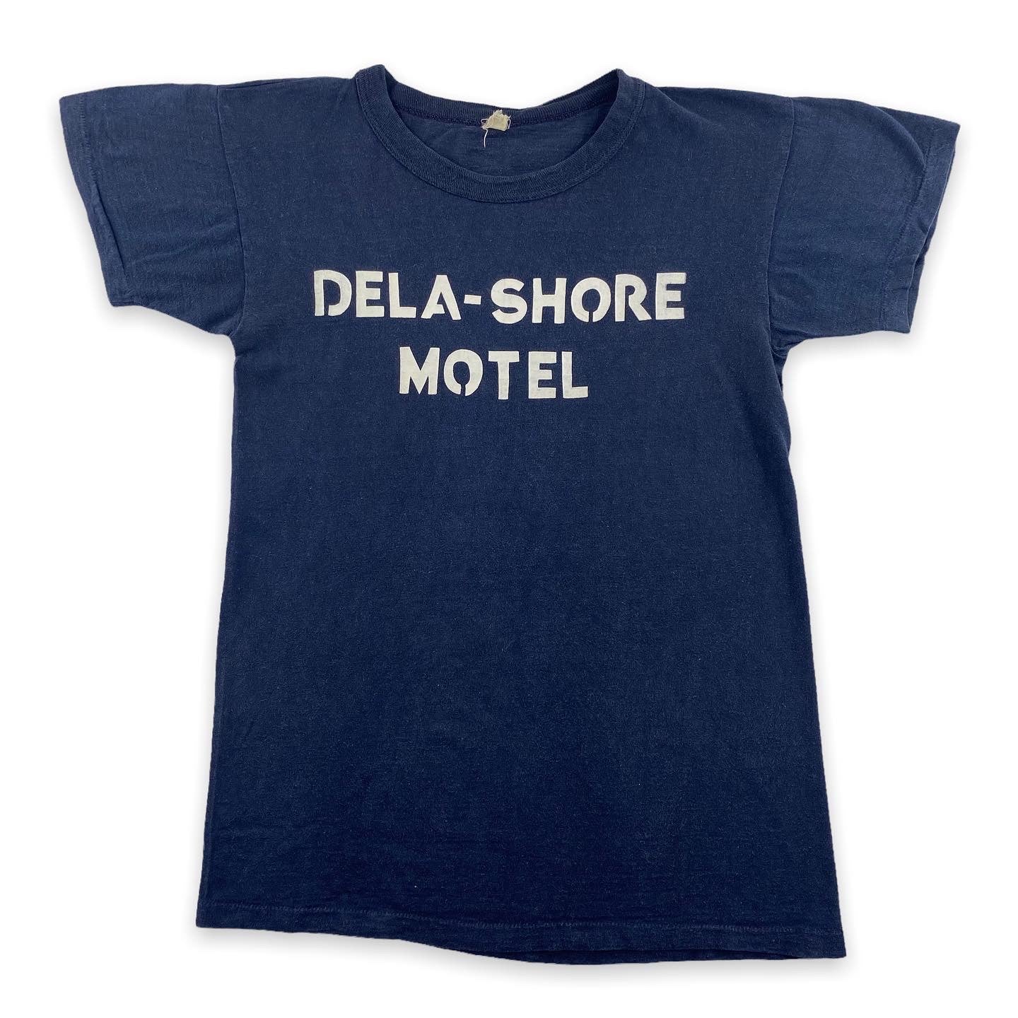 70s Dela-shore motel staff tee. Small