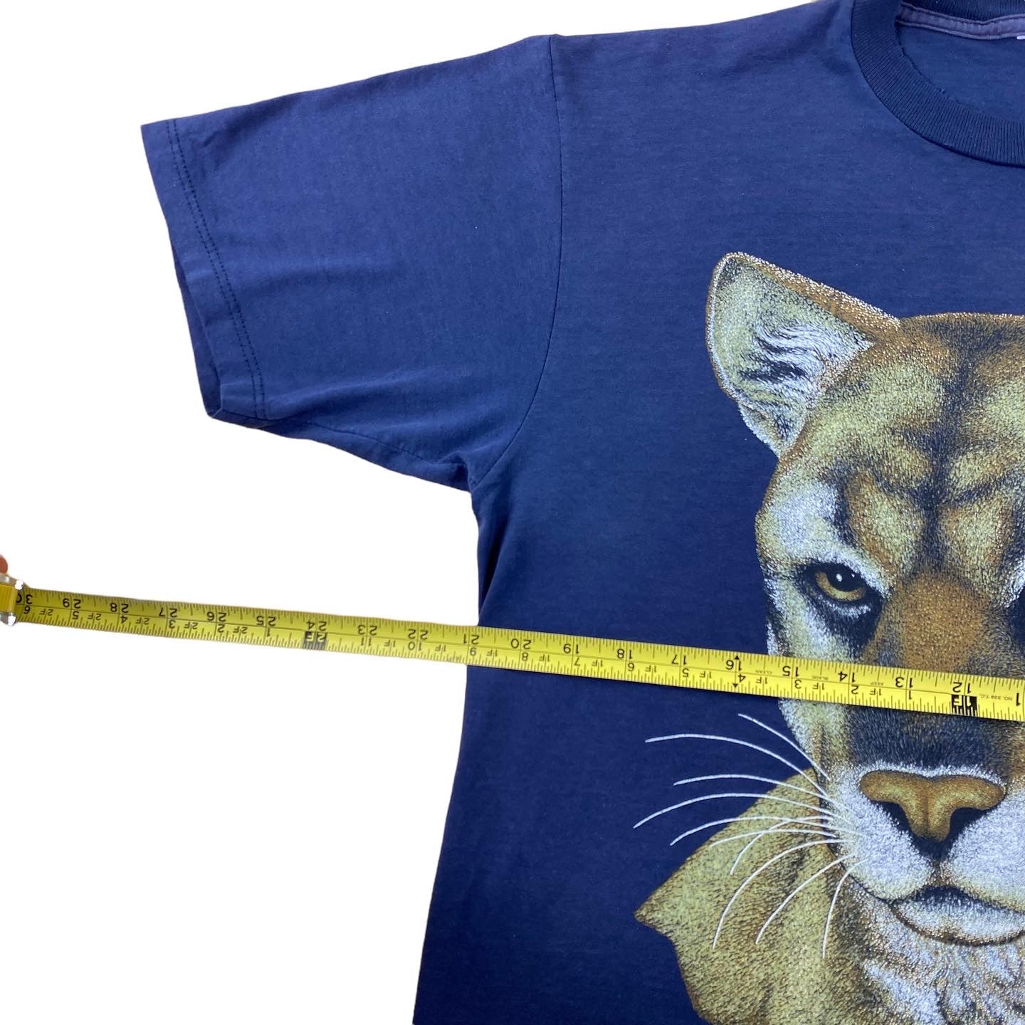 90s Mountain lion tee. large