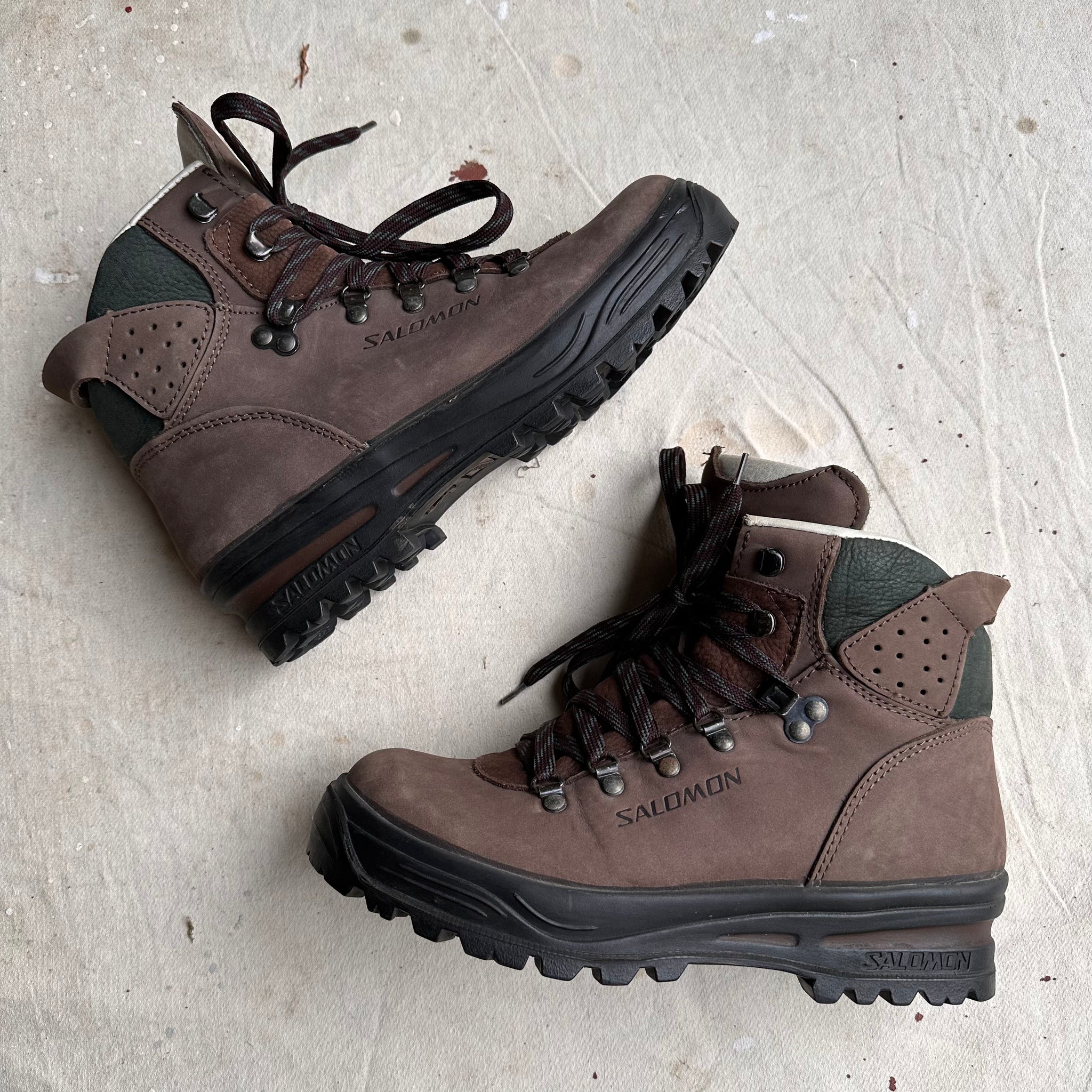 Salomon boots brown deals