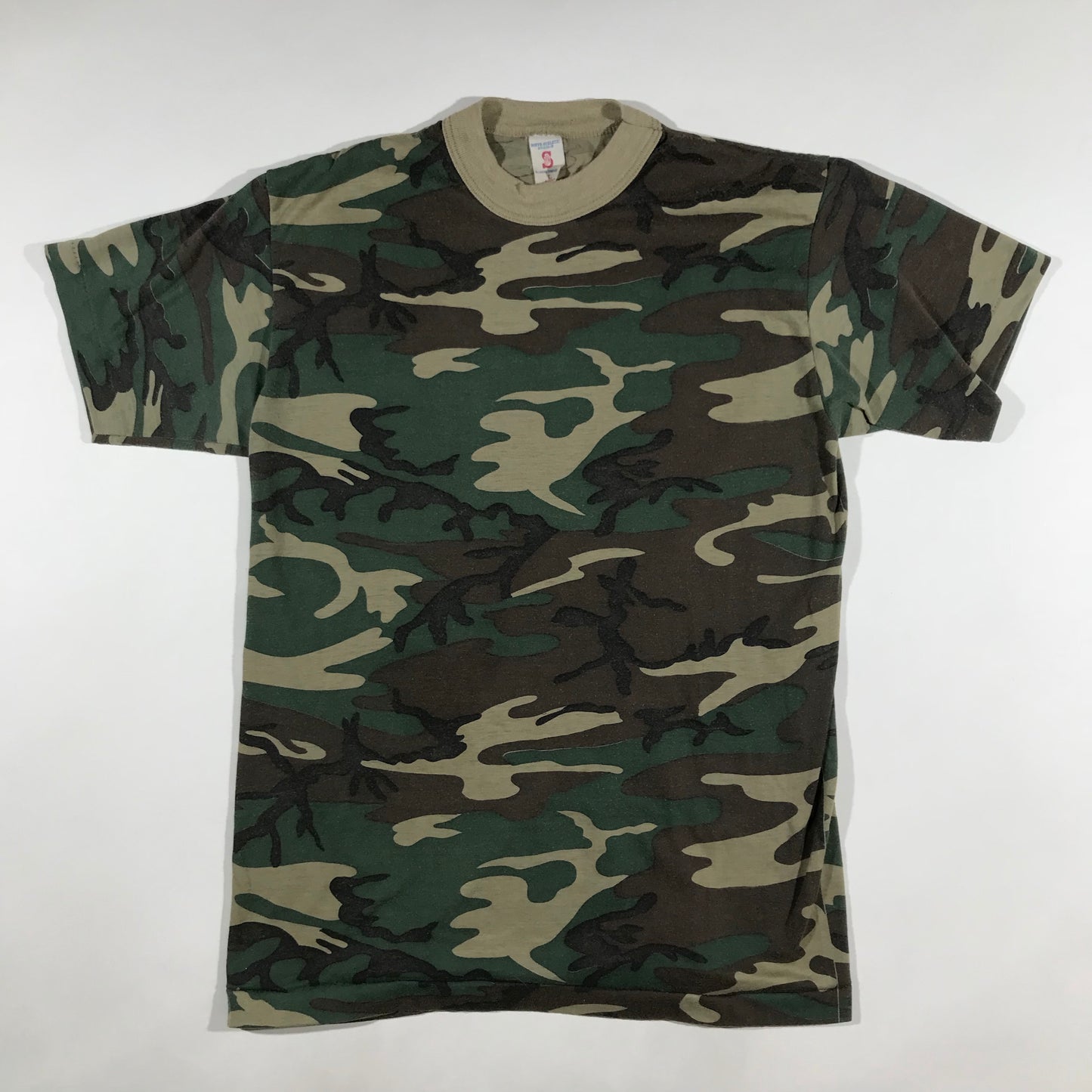 Camo tee. medium fit.