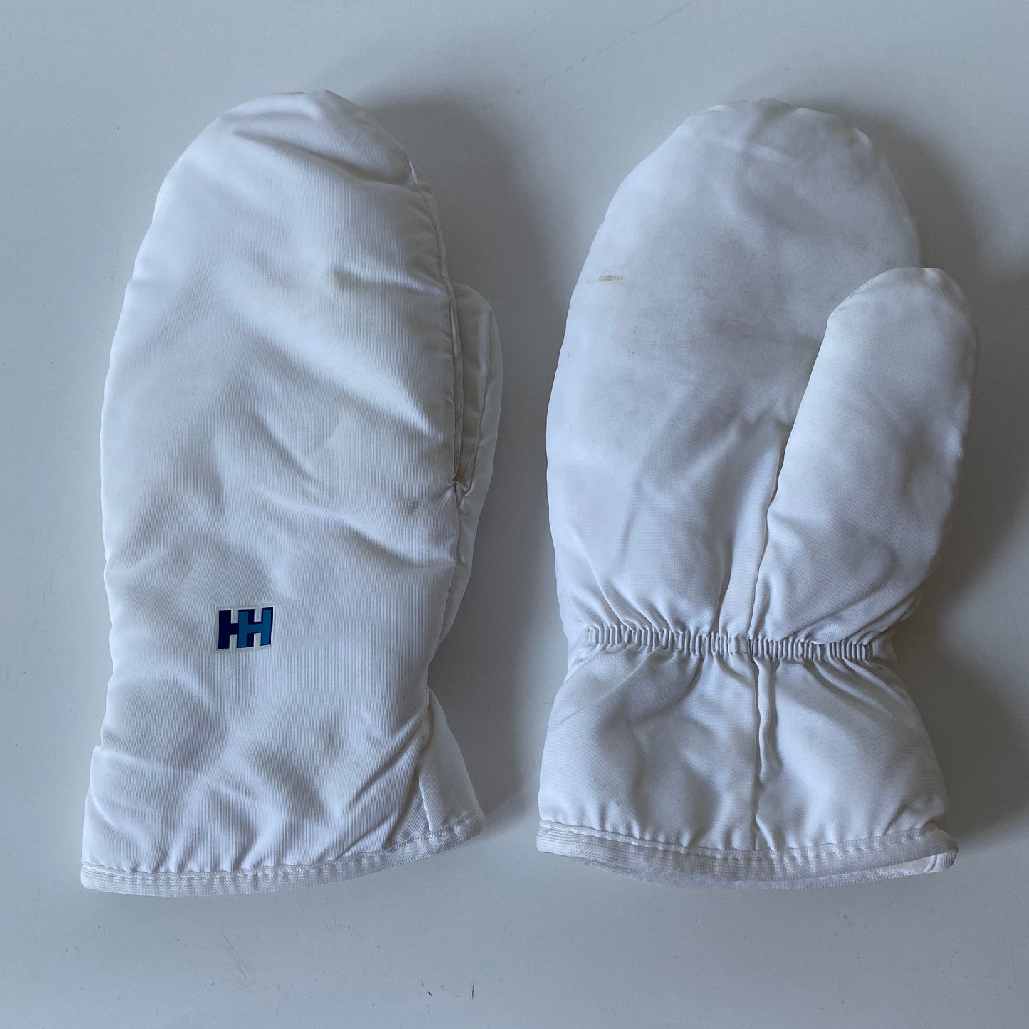 Helly hansen mittens. M/L