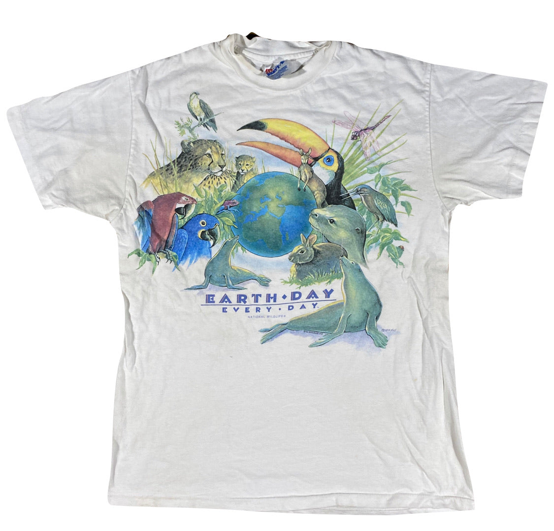 90s Earthday animals tee medium