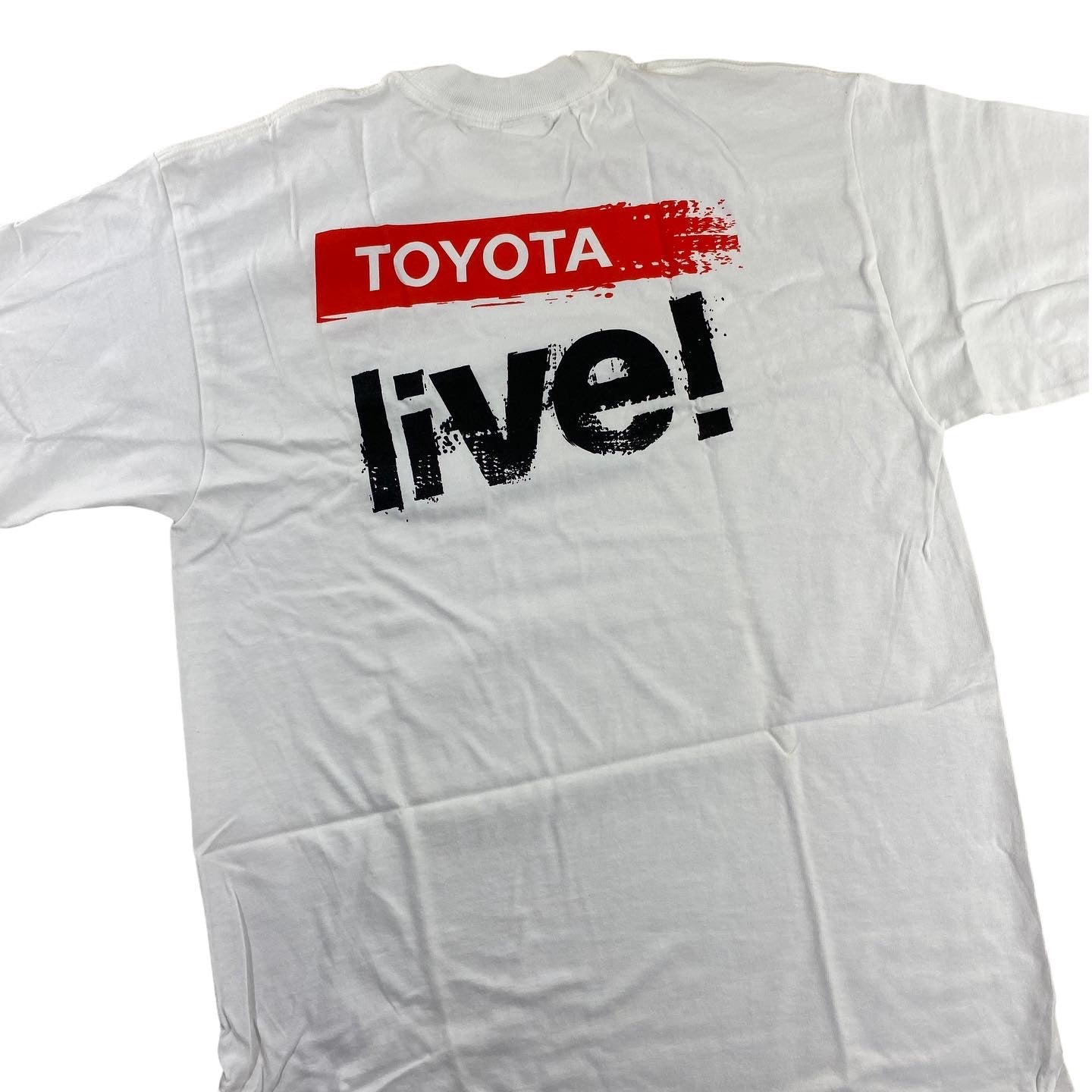 Y2K Toyota live tee. medium