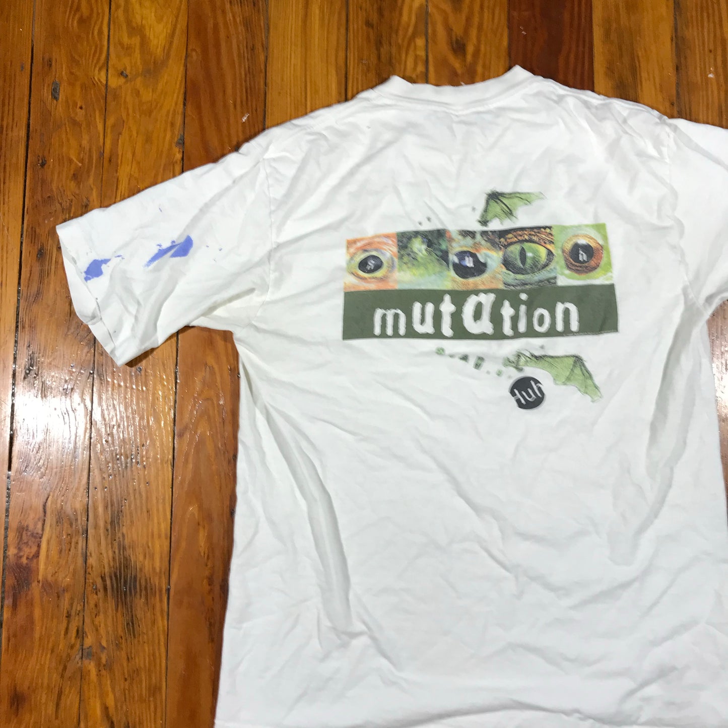 90s huh mutation music tee. large