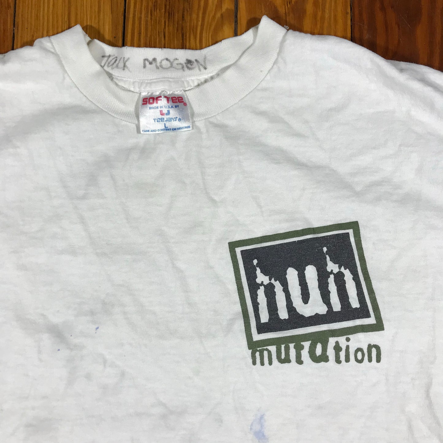 90s huh mutation music tee. large