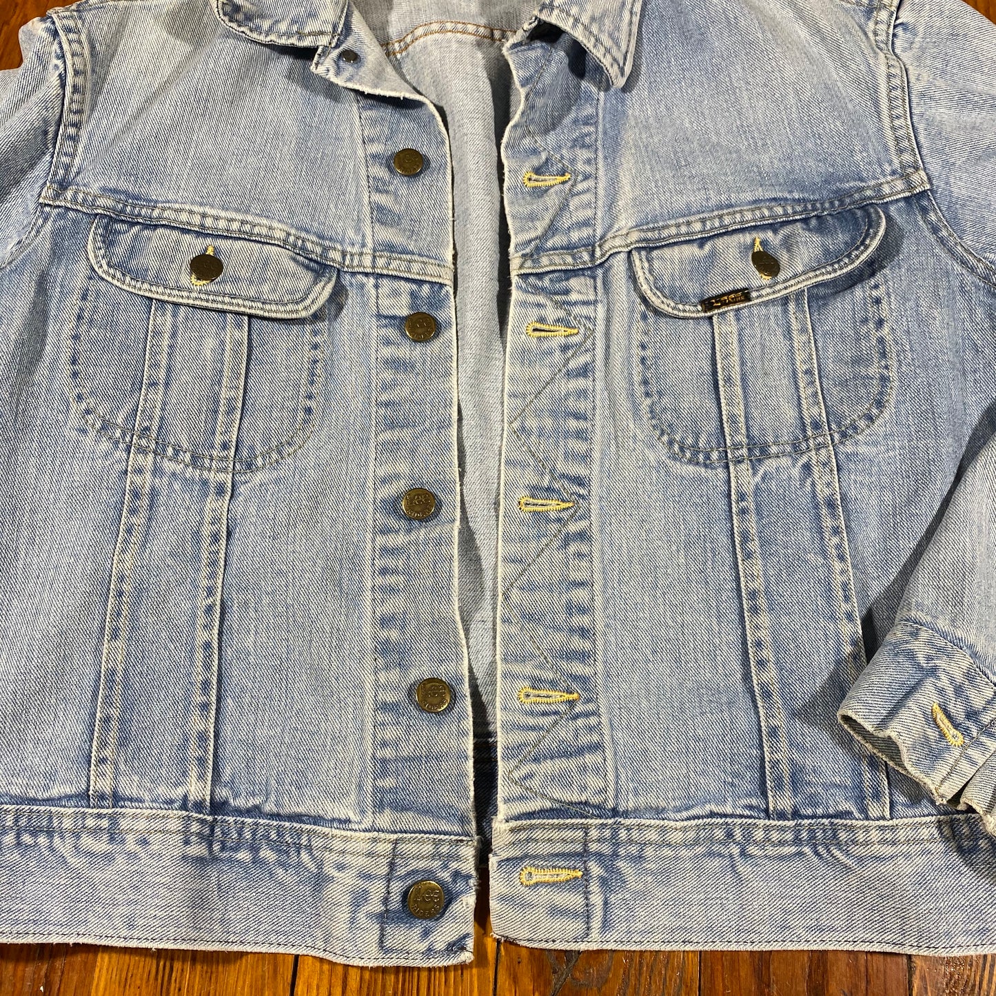 LEE denim jacket. S-M fit