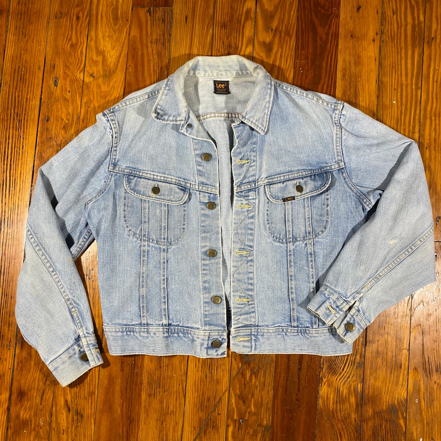 LEE denim jacket. S-M fit